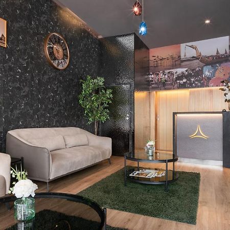 ホテル Aspira Gems Center Silom バンコク都 エクステリア 写真